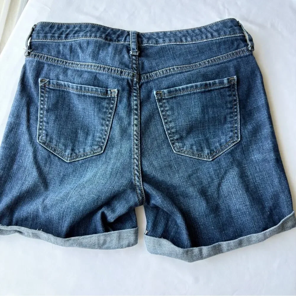 Universal Thread Light Blue Distressed Jean Shorts women’s size 4/27